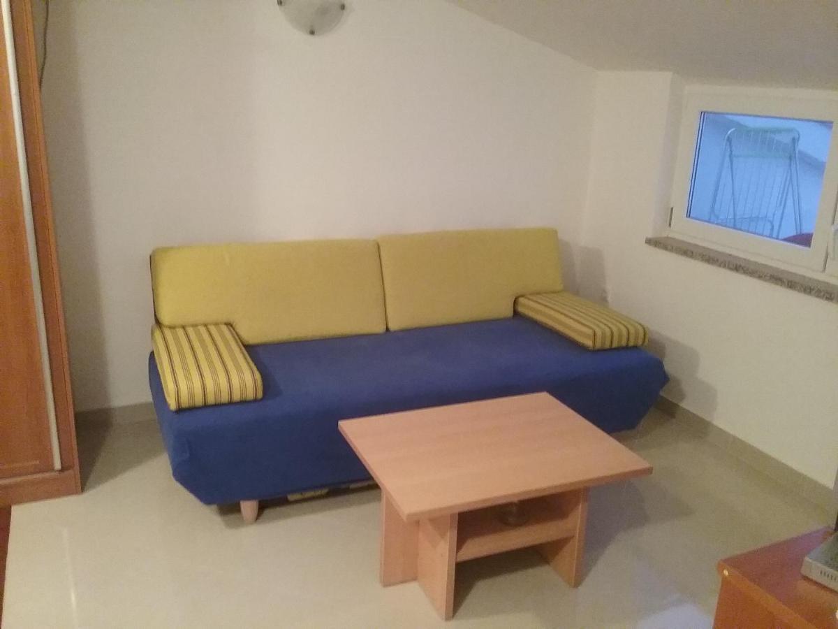 Apartman Zarok Lägenhet Baška Exteriör bild